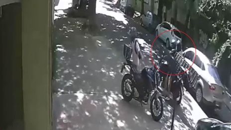 VIDEO: Terror en La Plata tras un nuevo ataque motochorro a plena luz del día