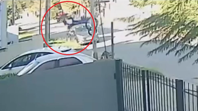se conocio el video del choque que sufrio kevin martinez antes de ser atacado por un hombre de la plata