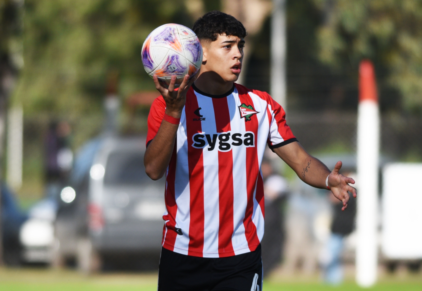 Francisco Acosta es el lateral derecho 2007 de Estudiantes Francisco Acosta es el lateral derecho 2007 de Estudiantes