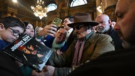 amor y locura en la plata: cronica completa de la visita de johnny depp a la ciudad amor y locura en la plata: cronica completa de la visita de johnny depp a la ciudad