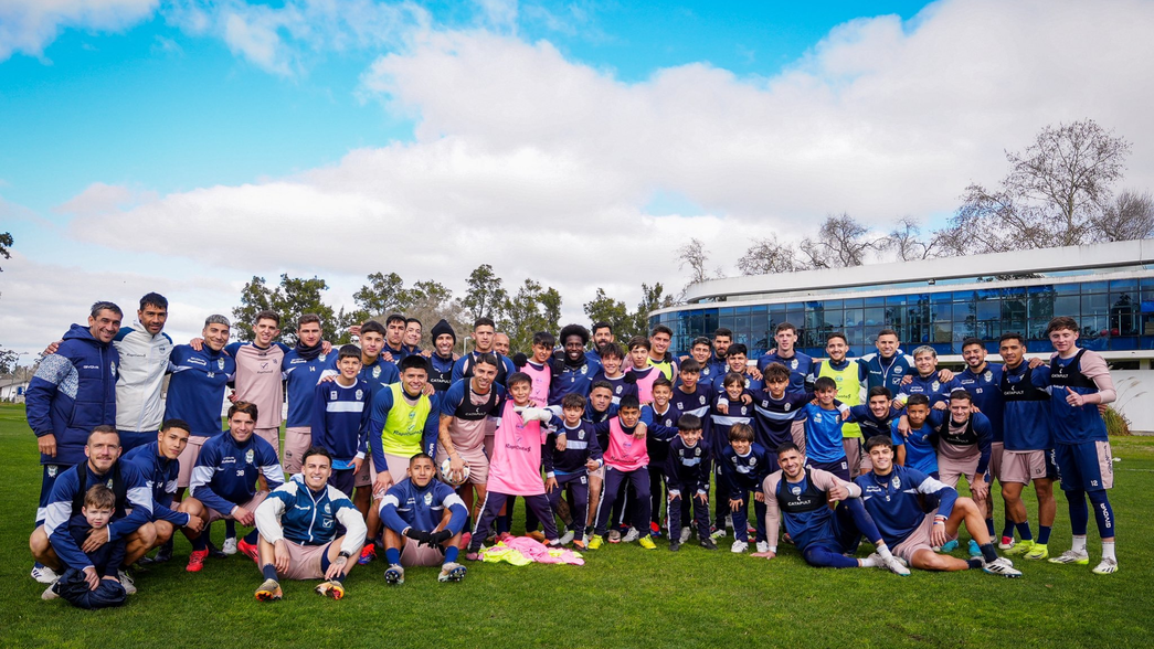 Los Lobitos vivieron una jornada inolvidable junto al plantel de Gimnasia
