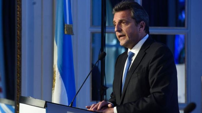 ante empresarios, massa fue lapidario con milei: ¿de donde va a sacar los dolares?