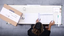 con pelea en diez facultades, los graduados inician una eleccion clave para la designacion de decanos con pelea en diez facultades, los graduados inician una eleccion clave para la designacion de decanos