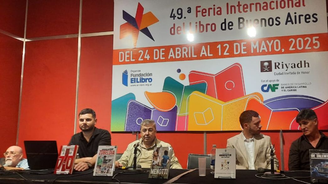 Exitosa presentación de Revolución Zubeldía, el primer adelantado en la Feria del Libro