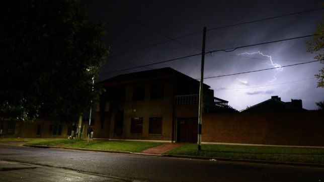 hay alerta por tormentas fuertes en la plata y la region