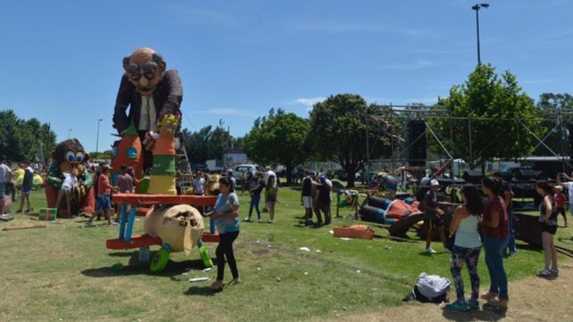 video: ante una multitud, los drako pudieron levantar el viejo juguetero en 13 y 72