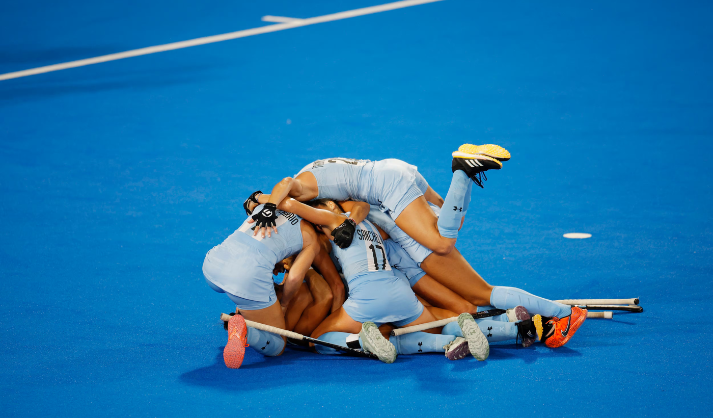 Las Leonas en Paris 2024.png