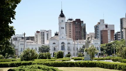 Alak dispuso un nuevo aumento de los salarios para todos los trabajadores municipales