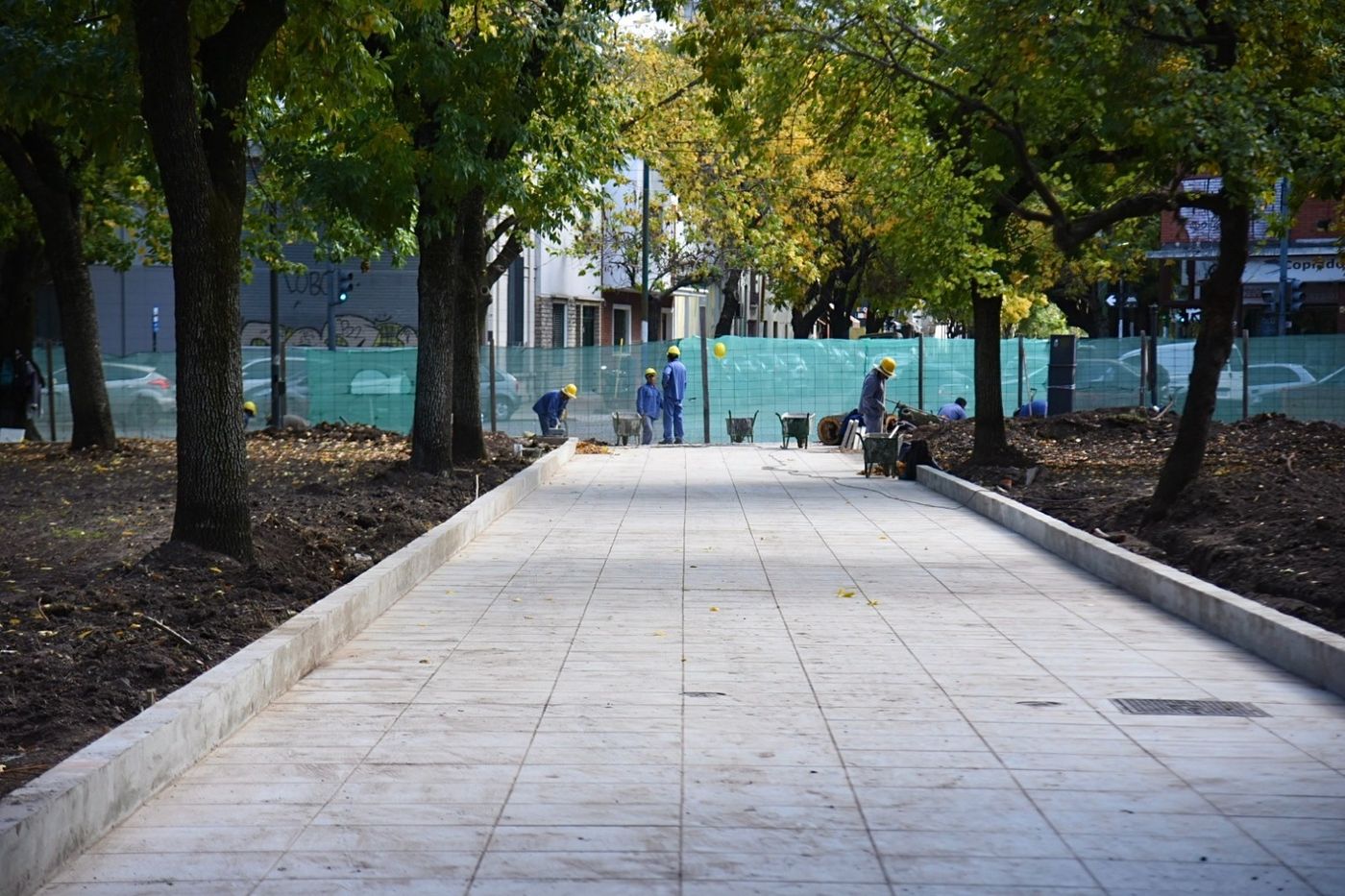 La Municipalidad de La Plata adelantó las fechas para reinaugurar Plaza Rocha y Plaza Italia.
