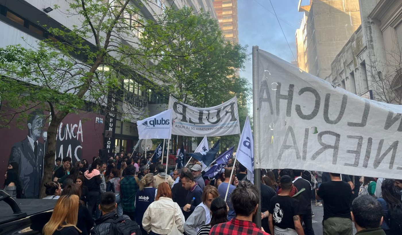 repudio en la UNLP a la libertad avanza.png