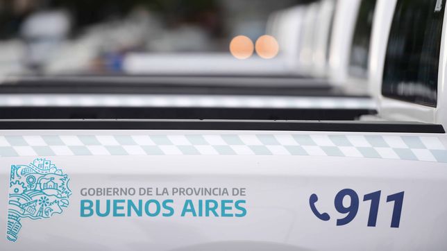 cuatro ladrones se metieron en una casa de la plata y escaparon con un auto, dolares y televisores