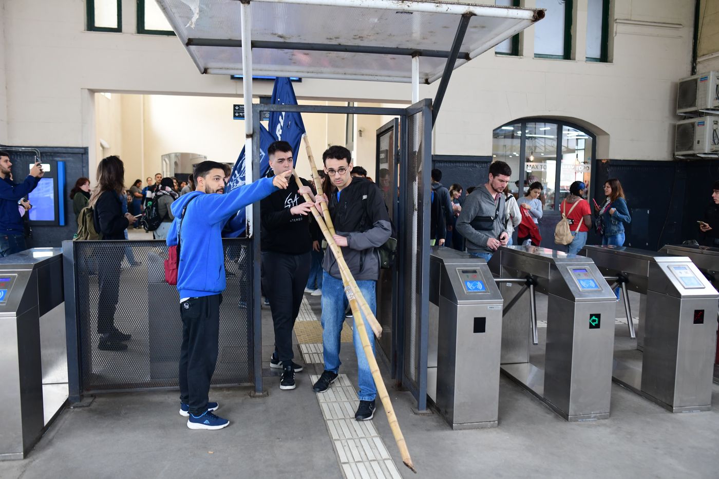 Marcha Federal Universitaria Estación de Trenes (5).jpeg