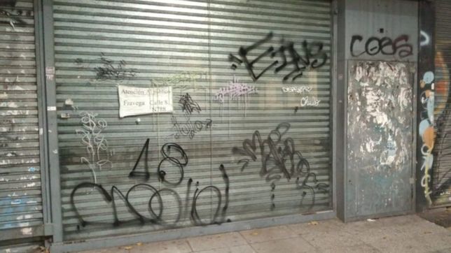viajaron de capital federal y avellaneda, y los atraparon haciendo grafitis en la plata