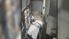 video: los bomberos de berisso le salvaron la vida a una bebe que se ahogaba video: los bomberos de berisso le salvaron la vida a una bebe que se ahogaba