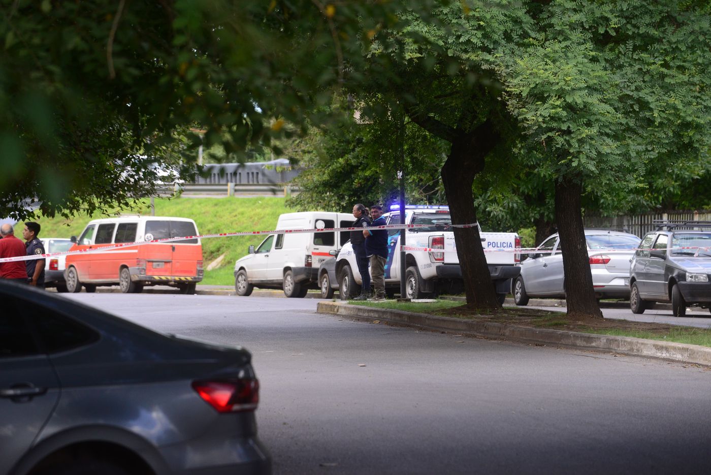Enfrentamientos de la barra de gimnasia y la UOCRA en el Hospita del Gonnet (12).jpeg