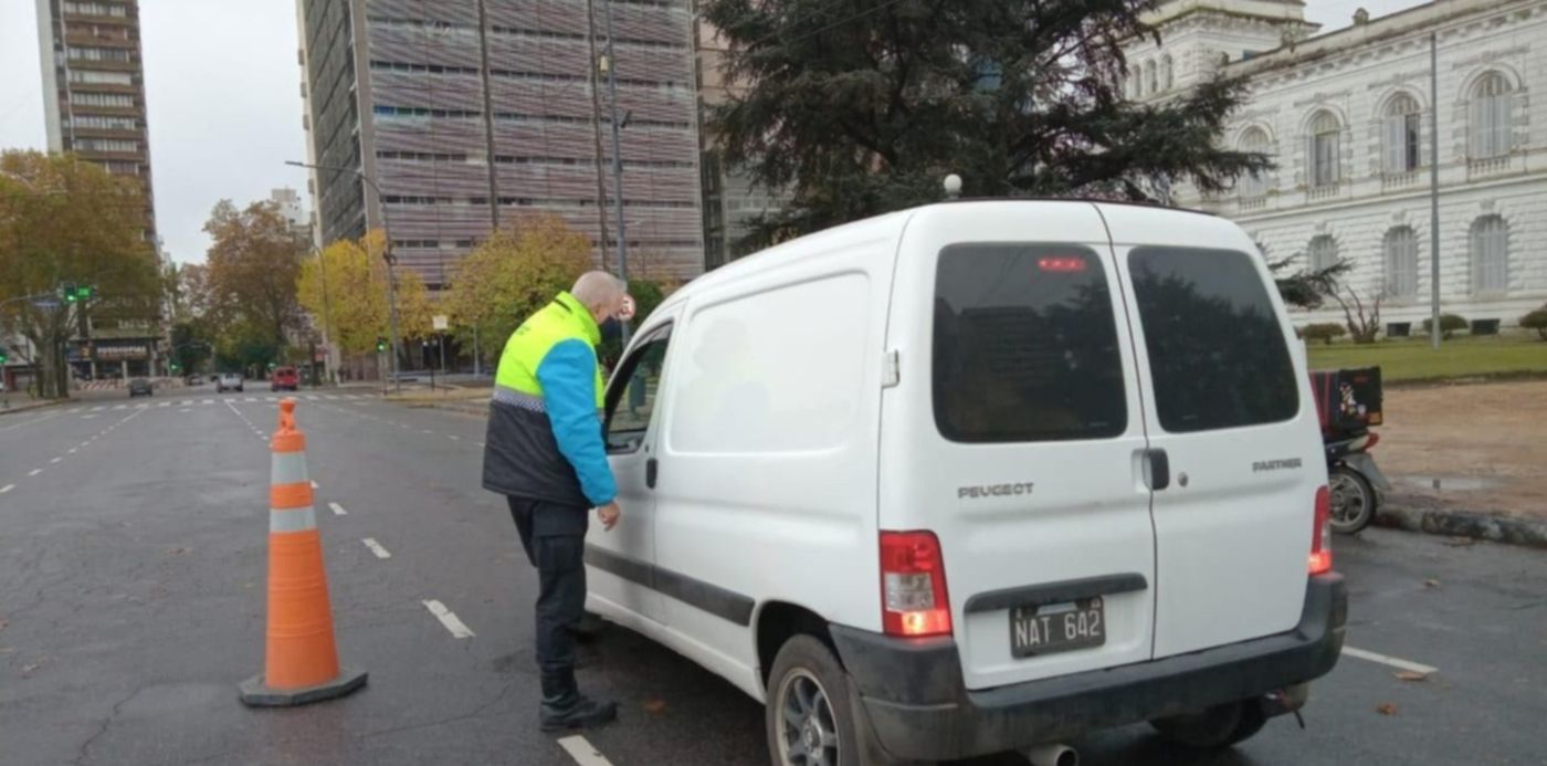 Controles cuarentena estricta La Plata