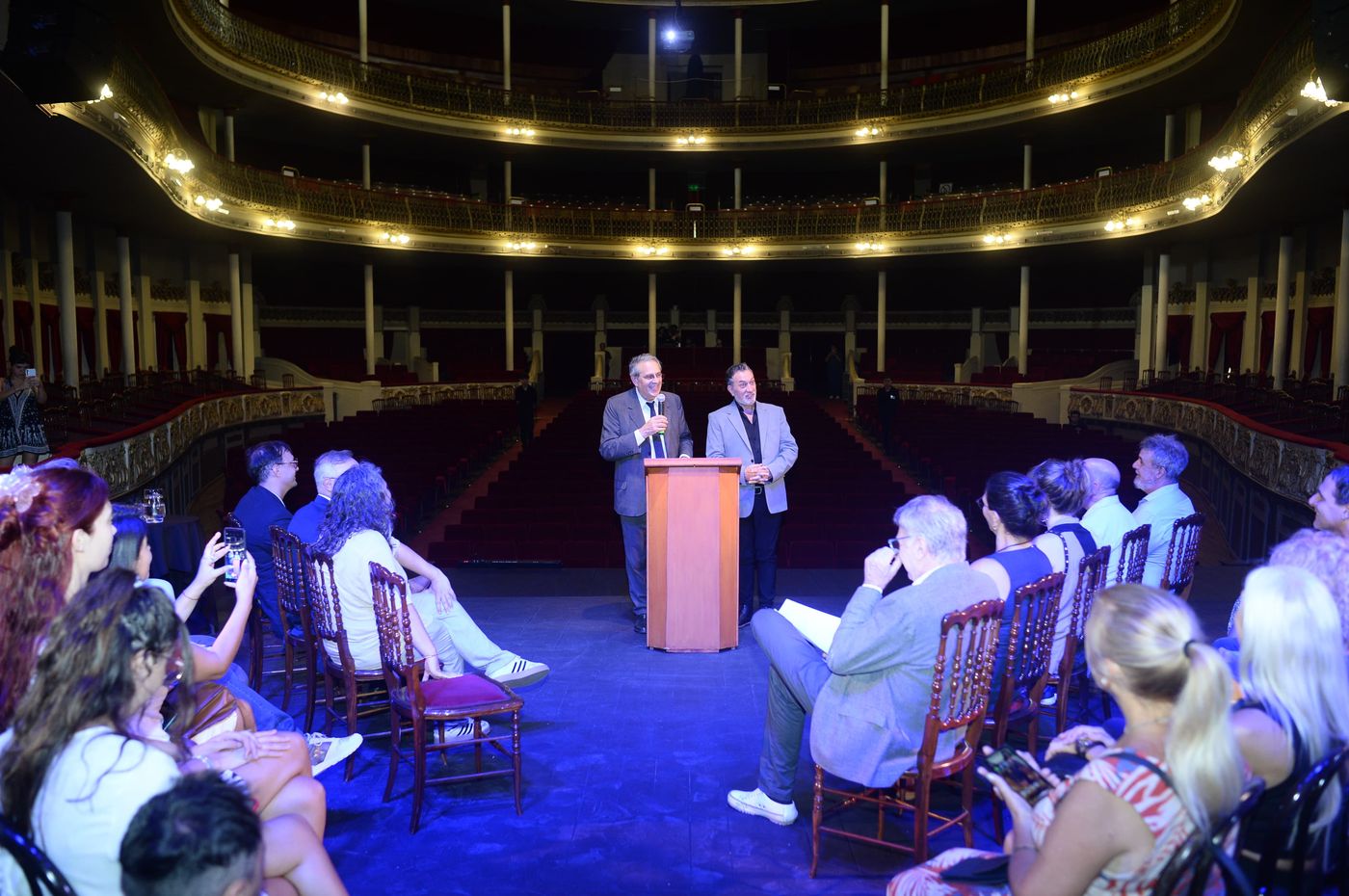 Carlos Bonicato y Alejo García Pintos, en la apertura de la temporada 2025 del Coliseo Podestá