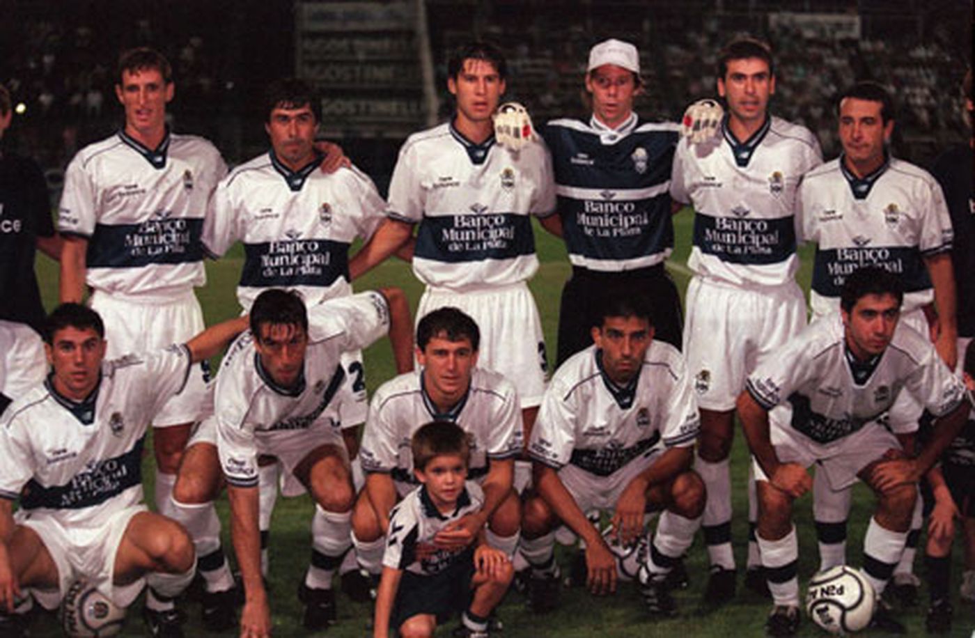 2001apertura