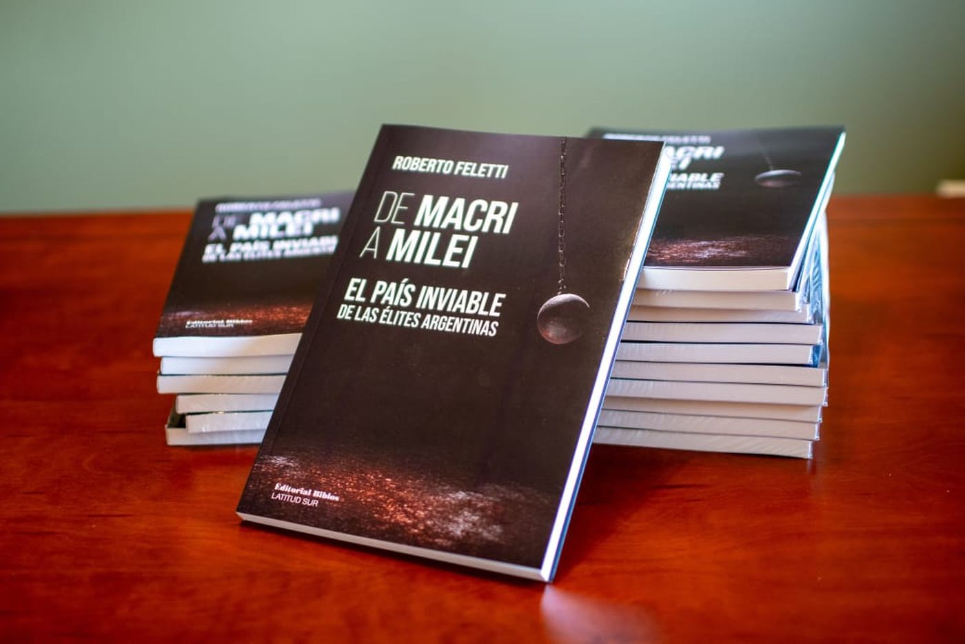 Suspendieron la presentación del libro de Roberto Feletti por la situación judicial de Cristina Kirchner Suspendieron la presentación del libro de Roberto Feletti por la situación judicial de Cristina Kirchner