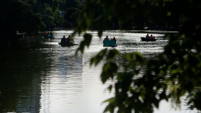 miercoles soleado, con casi 30 grados y probabilidad de lluvias hacia la noche
