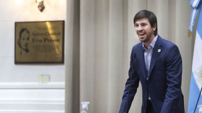 un hombre de confianza de kicillof asumio como presidente del tribunal de cuentas