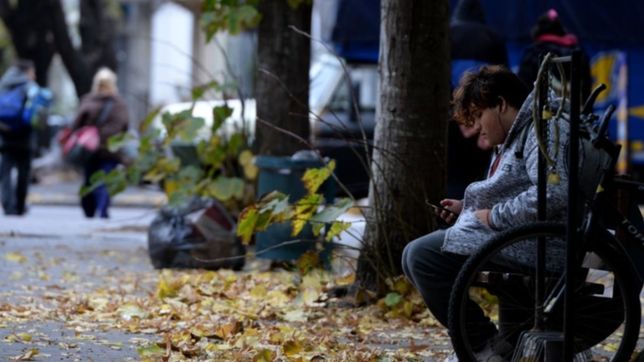 miercoles gris, fresco y con alerta amarillo por fuertes vientos en la plata