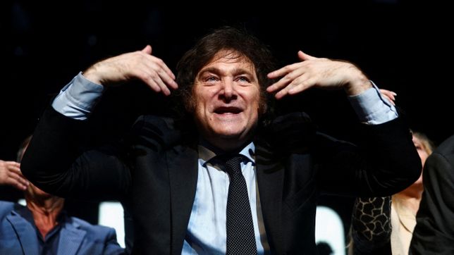 en medio del escandalo de espert, milei presenta su libro con un show en el movistar arena