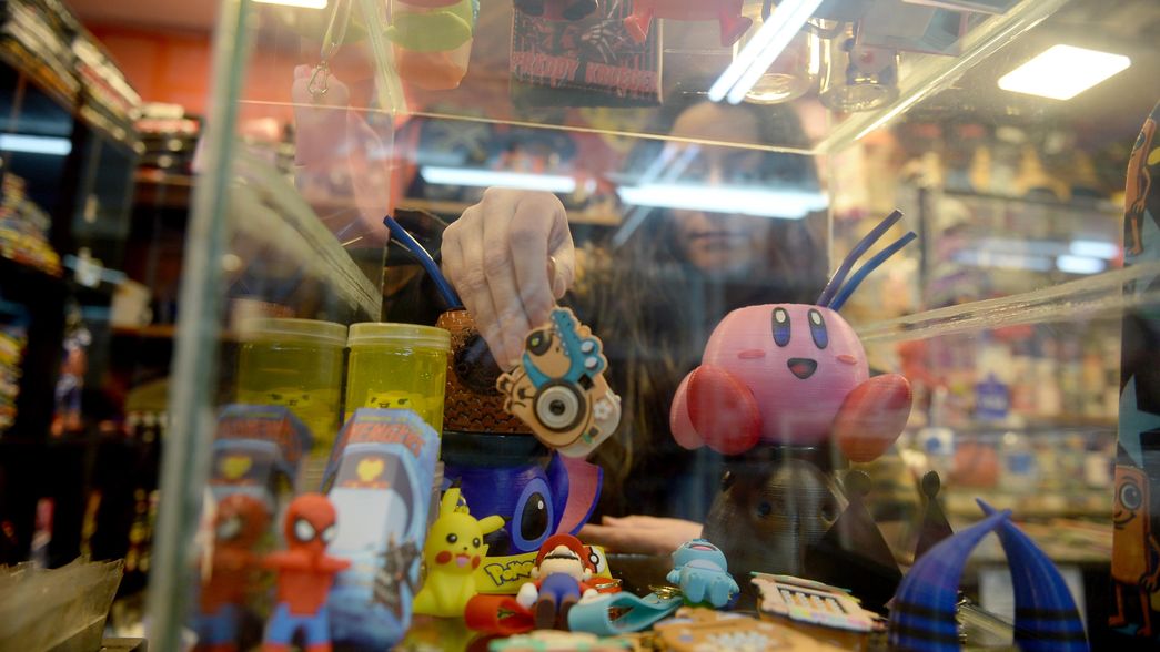 Los empleados de comercio acordaron un nuevo aumento en tres tramos y el pago de un bono extra