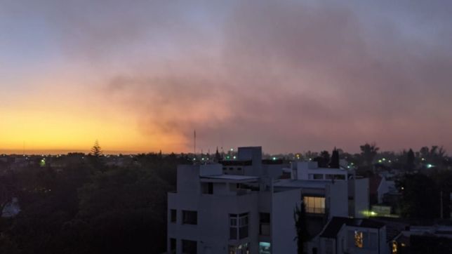 fuego, susto y preocupacion en la plata: ¿que ocasiono el humo que cubrio a la ciudad?