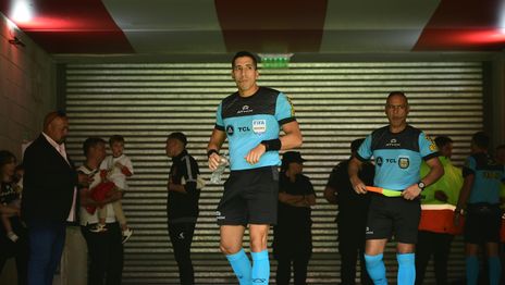 Yael Falcón Pérez dirigirá su primer clásico platense entre Gimnasia y Estudiantes Yael Falcón Pérez dirigirá su primer clásico platense entre Gimnasia y Estudiantes