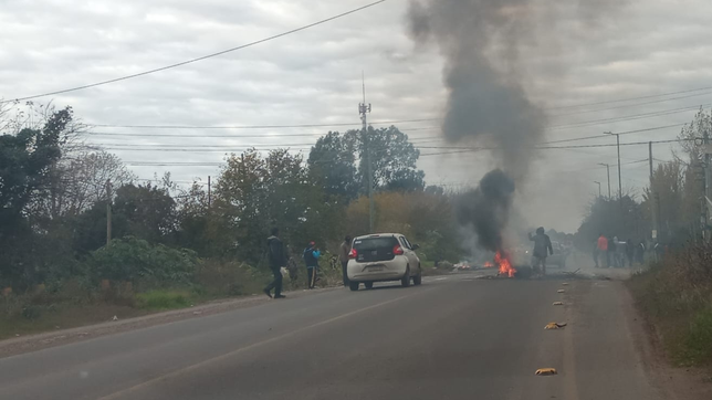 corte de calles en una zona de la plata por vecinos que reclamaron por falta de luz
