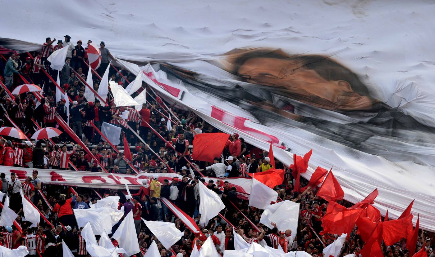 Hinchada Estudiantes (7).JPG