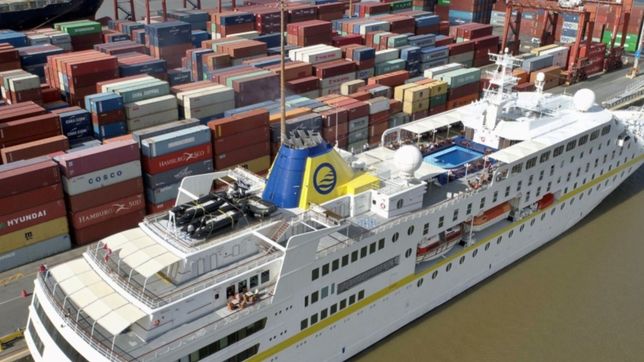 vizzotti hablo sobre el buque proveniente de africa : la informacion difundida es falsa