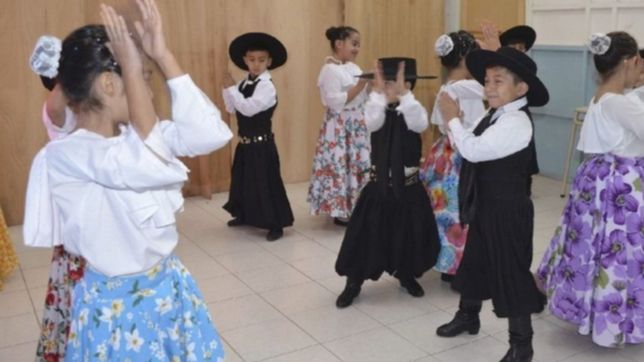 el folklore sera una materia obligatoria en las escuelas publicas de todo el pais