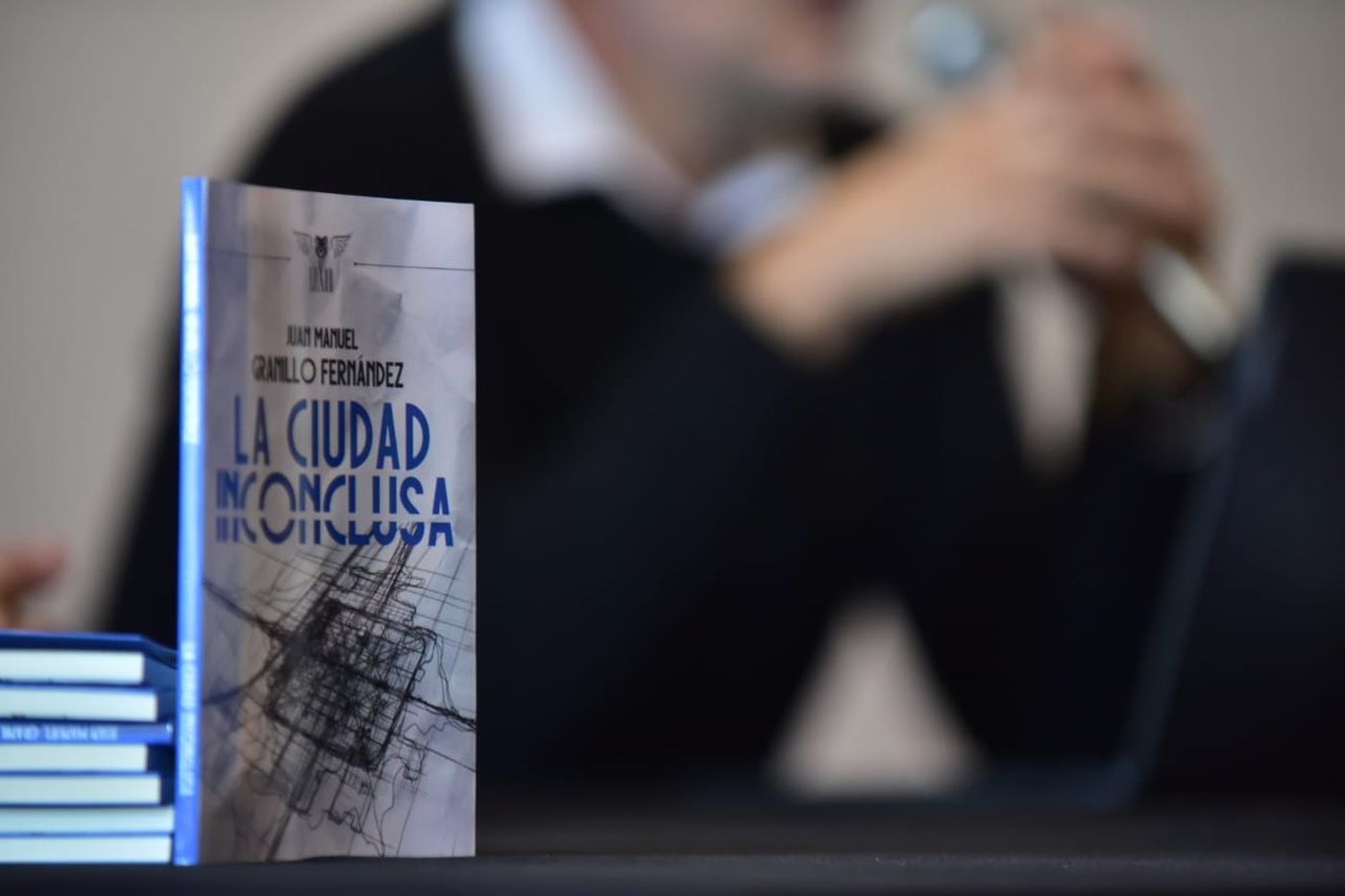 libro la ciudad inconclusa.jpeg