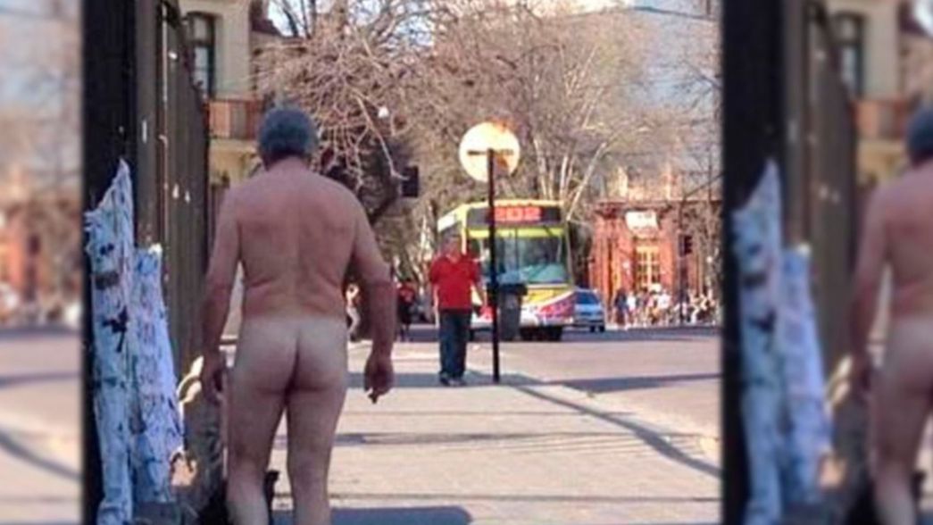 Un hombre dijo que se desnudará en La Plata contra el aborto y el incendio en el Amazonas