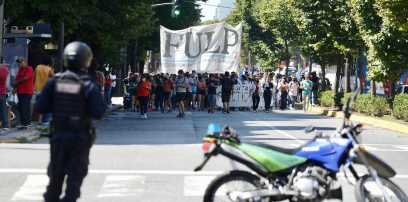 Marcha FULP estudiantes prácticas presenciales
