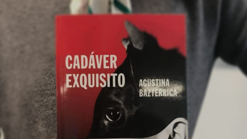 Presentan en La Plata Cadáver exquisito, una estremecedora novela sobre canibalismo