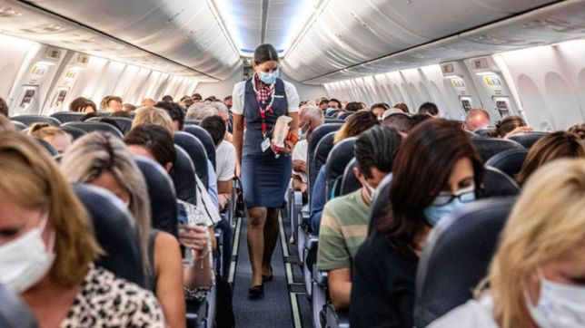 ¿cuales son los asientos en un avion que tienen mayor riesgo de contagios por coronavirus?