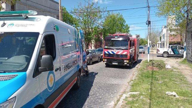 un albanil se cayo desde cuatro metros de altura y esta grave
