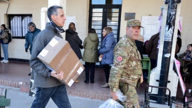 ¿que sanciones estan previstas para las autoridades de mesa que no se presenten?