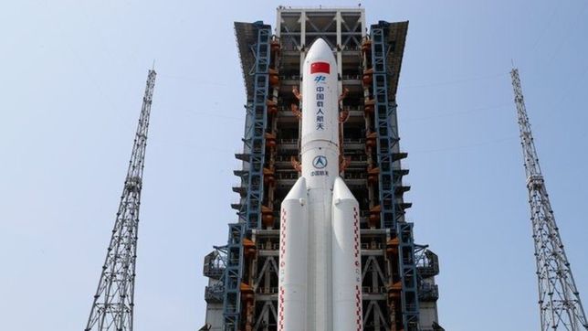 los expertos acortaron el margen de caida del cohete chino