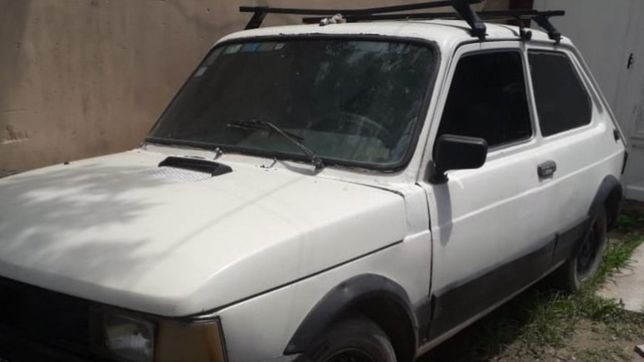 le robaron el auto, salio a buscarlo y lo encontro a la vuelta de su casa