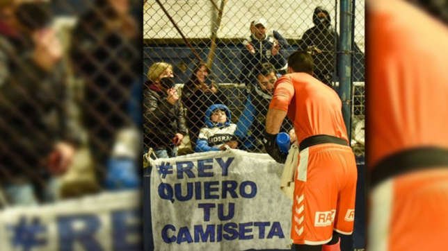 rodrigo rey sorprendio a un fanatico de gimnasia con un emotivo gesto en el bosque