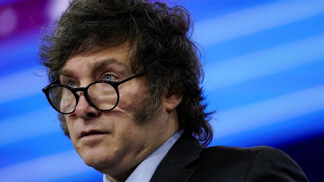 el gobierno nacional anuncio que dara de baja mas de 11 mil contratos con cooperativas
