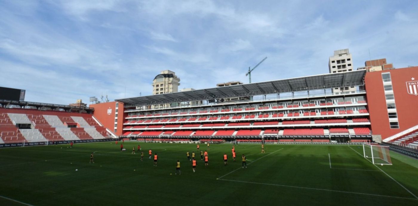 Entrenamiento de Estudiantes en UNO