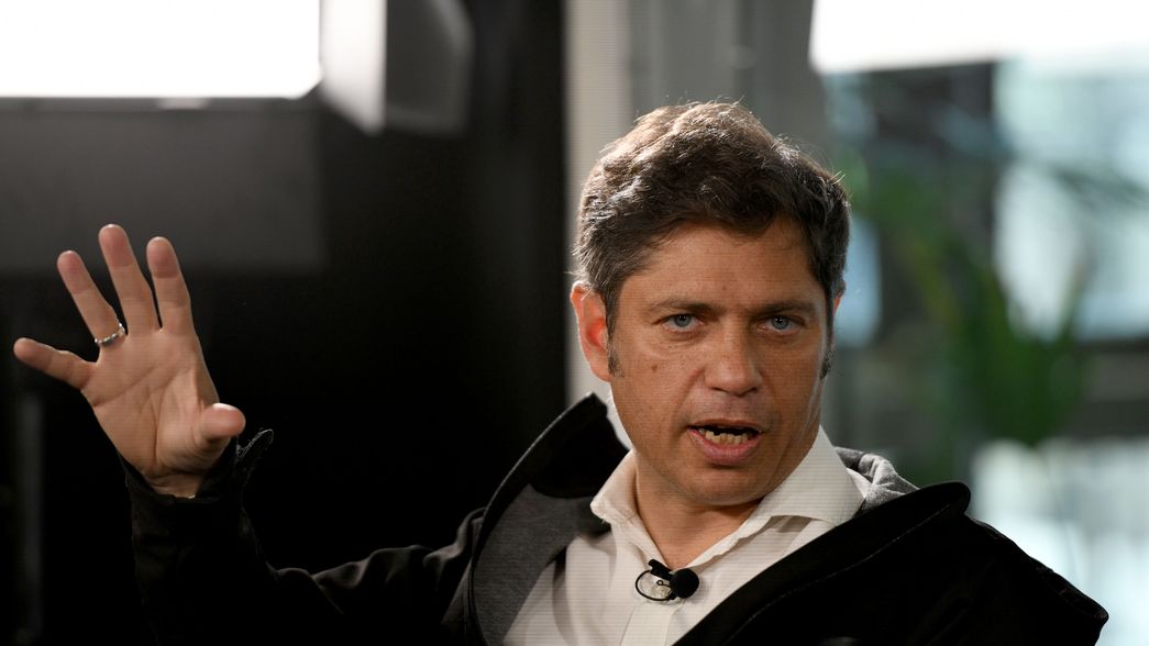 Kicillof felicitó a Milei por la victoria y pidió hacer respetar la Constitución