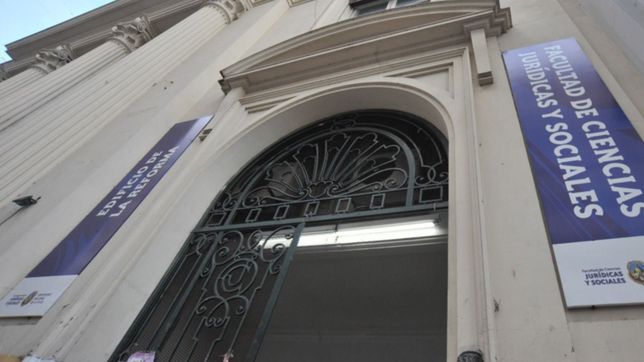 polemica en derecho: en el padron hay dirigentes de franja morada de otras carreras