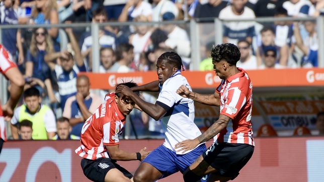 gimnasia se llevaba el triunfo y en la ultima del partido estudiantes empato el clasico platense