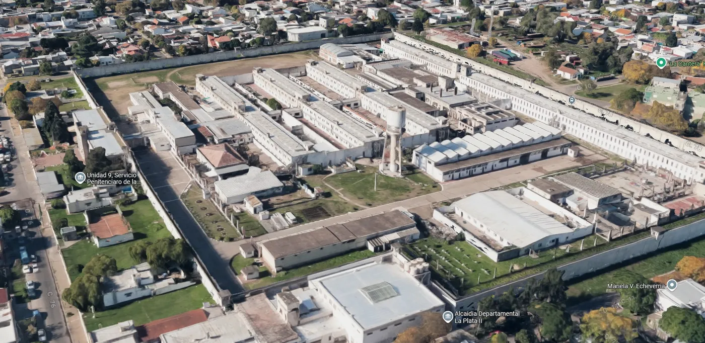 La Unidad 9 de La Plata donde se encuentra detenido el hombre que corre riesgo de amputación en una de sus piernas